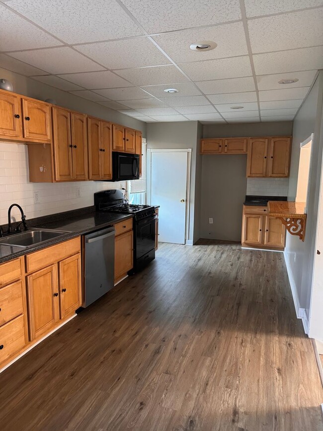 Photo - 214 Bentley Ave