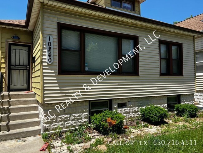 ***UPDATED 5 BDRM - 2 FULL BTH / DETACHED ... - ***UPDATED 5 BDRM - 2 FULL BTH / DETACHED ... House