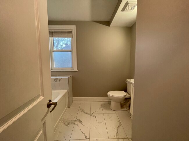 Photo - Stunning 2 Bed Suite With Private Deck! Unit 2