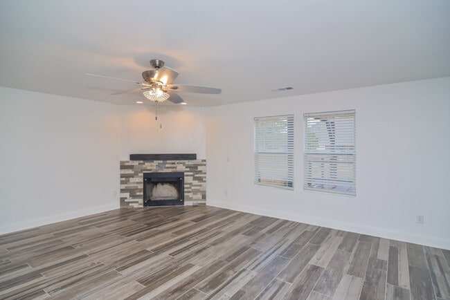 Photo - 101 Rein Dance Ln