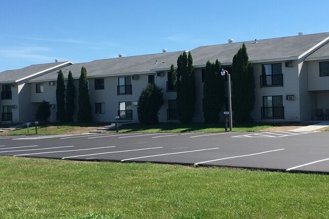 Photo - Meadowbrook Apartments