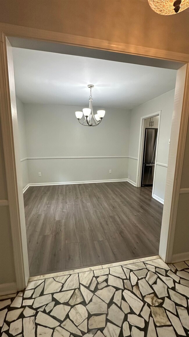 Photo - 3226 Sycamore View Rd