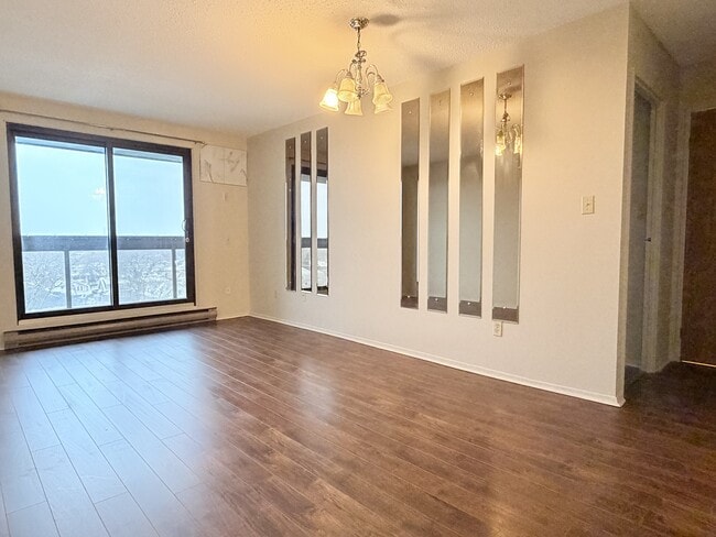 Building Photo - 1653 Ouellette Ave Unit 702