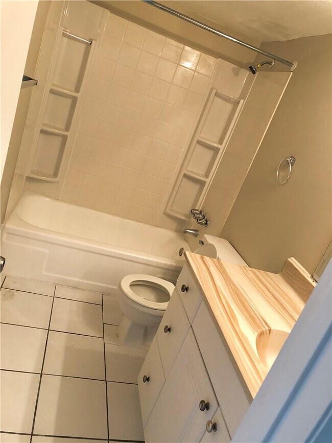 Photo - 1400 NE 54th St Unit 203