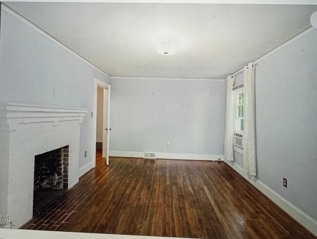 107 Carr St