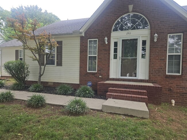 1911 Pecan Ridge Dr
