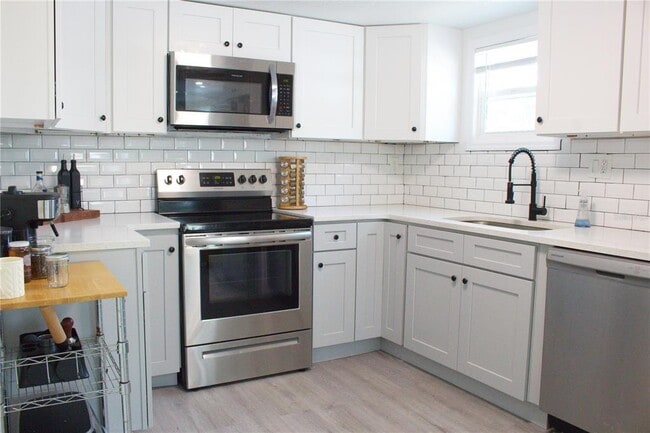 Photo - 5260 8th Ave N