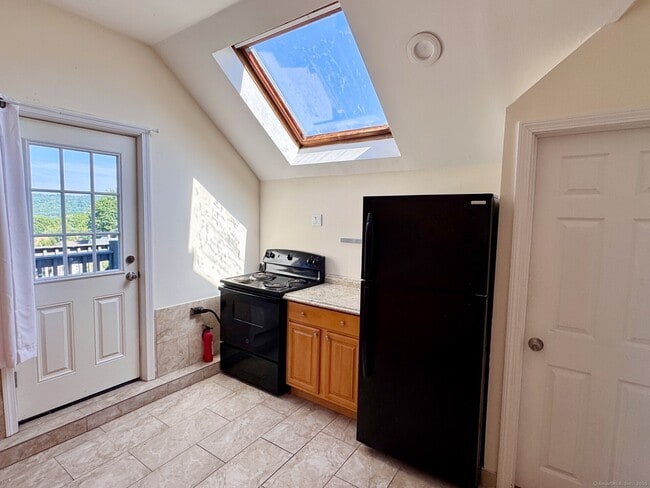 Photo - 180 Funston Ave Apartment Unit 3
