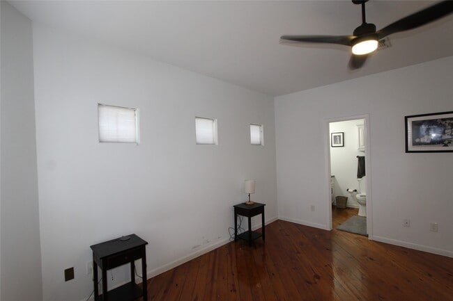 Building Photo - 301 Willard St