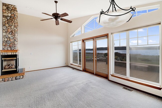 Photo - 2 Bed 2 Bath w/Large Office - Penn Cove Vi...