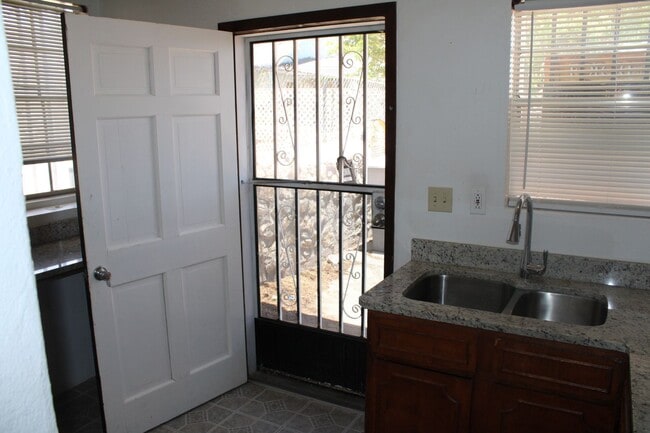 Photo - 3526 NATIONS 1/2