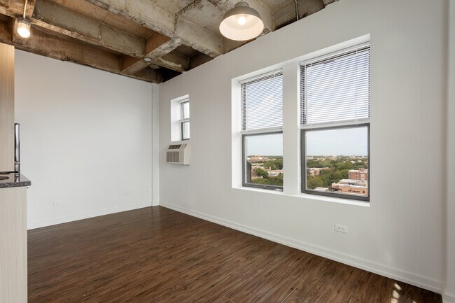 Photo - 1325 W Wilson Ave Unidad 1102