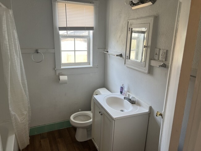 Photo - 801 E 22nd St