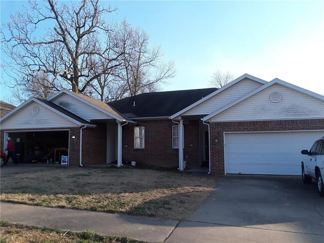 Photo - 3019 W Marigold Dr Townhome