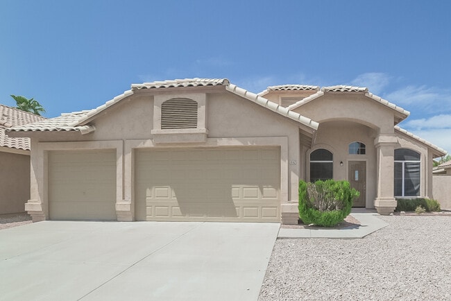 Building Photo - Spacious 3-Bedroom Home in Peoria