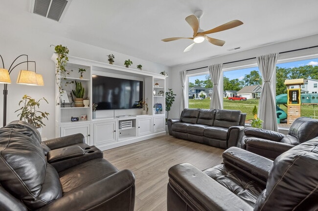 Photo - 1172 Linn Cove Ct
