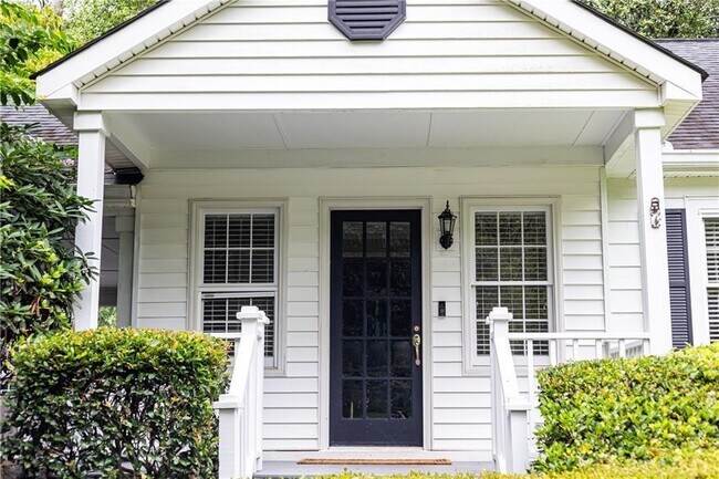 Photo - 1311 Roxboro Dr NE