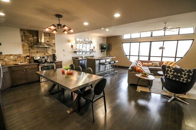 Photo - Grant Street Station