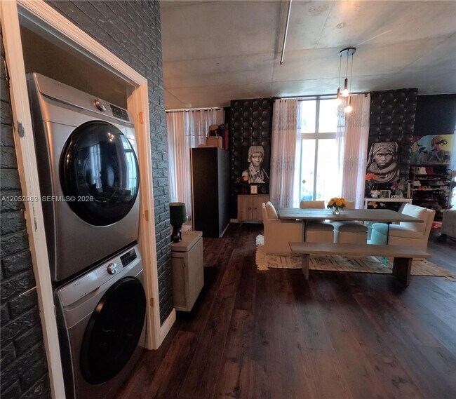 Photo - 2100 Van Buren St Unit 222