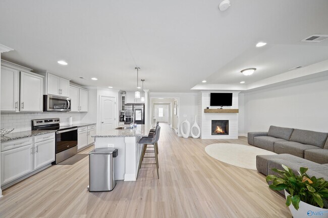 Photo - 6077 Thorntons Way Cir NW