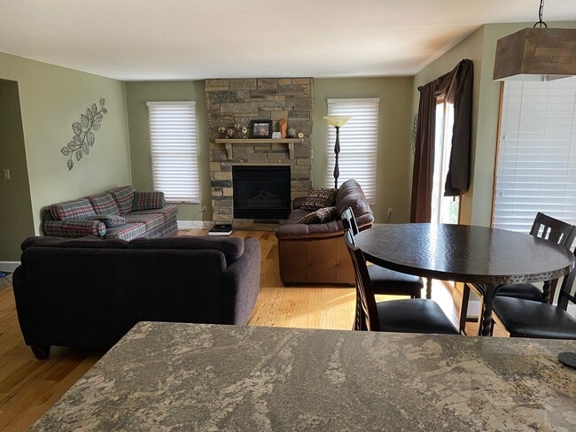 Photo - 2719 Whitworth Dr