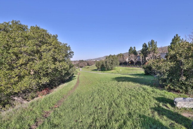 Photo - 114 Niguel Ln