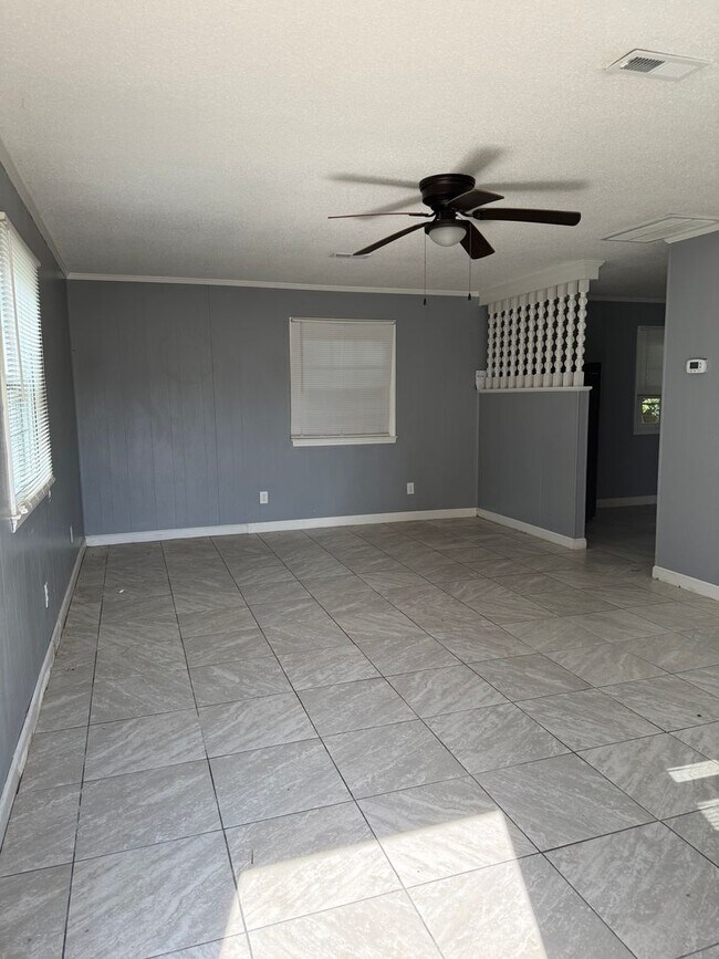 34 Magnolia St Unit 34 Magnolia Apt A