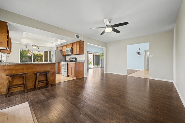 Photo - 1056 W Pecos Ave