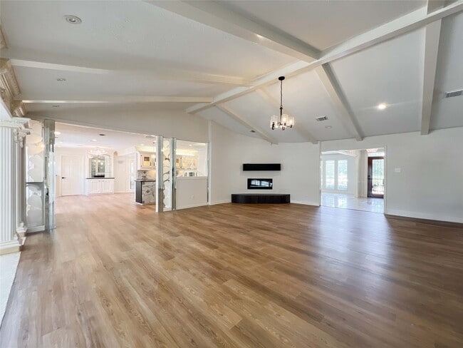 Photo - 8107 S Braeswood Blvd