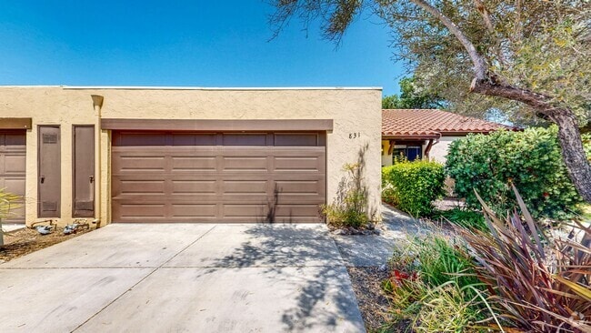 Building Photo - Bright and Beautiful 2 Bedroom 2 Full Bath... Rental