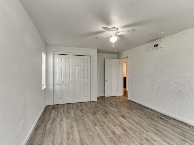 Photo - 1501 NE Grand Blvd