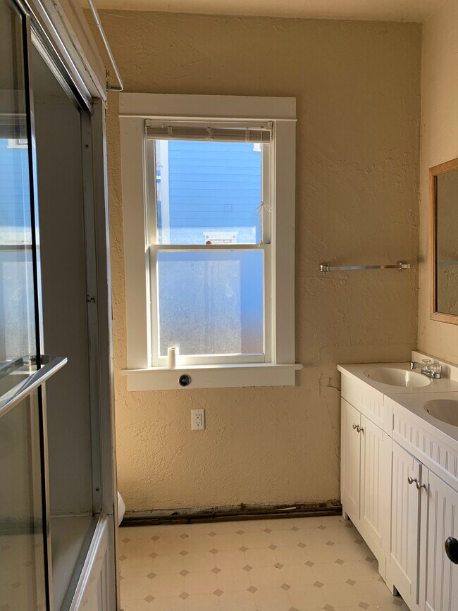 902 Ouray Ave Unit 2