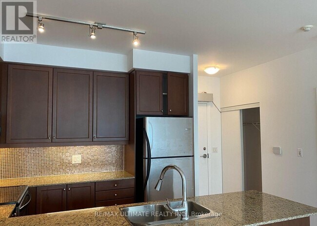 Photo - 500 St Clair Ave W Unit 605