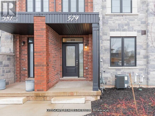 Photo - 579 Wedgewood Dr