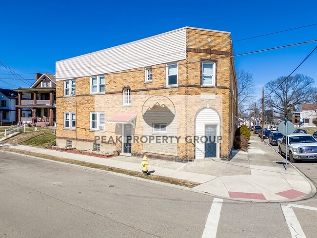 Building Photo - 4007 Huston Ave Unit 2