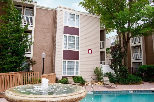 Building Photo - Crossroads Rental