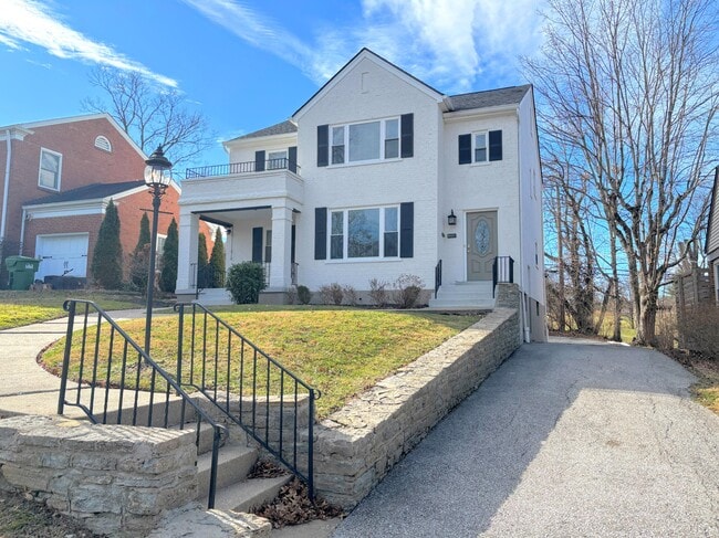 Photo - 27 Sunnymede Dr Unit 2