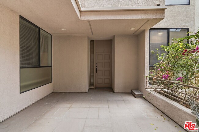 500 S Barrington Ave Unit 2