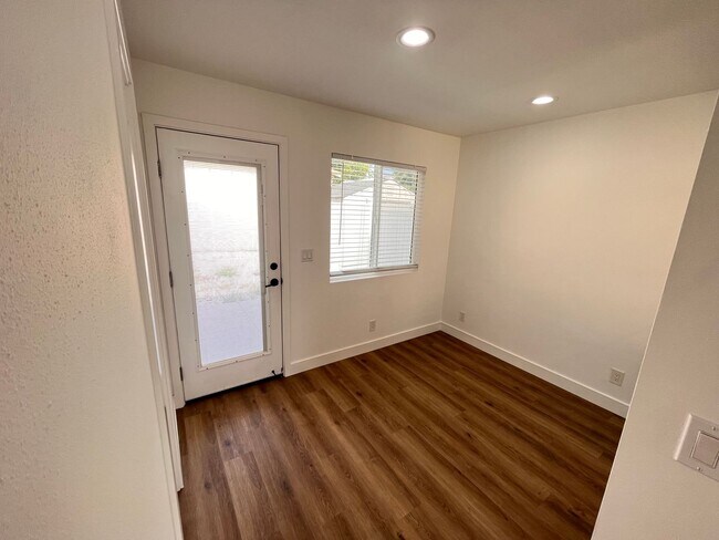2401 Roswell Ave