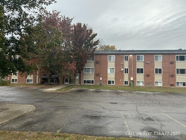 Building Photo - 721 W Clark Rd Unit Apt. 104