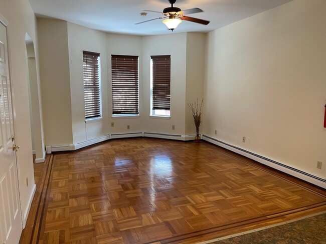 Photo - 55 Bonn Pl Unidad 2