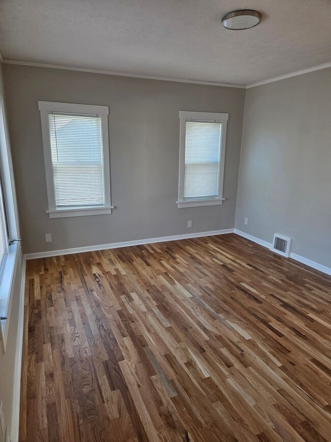 Photo - Aksarben 3 bed 2 bath 1 car garage newly remodeled, witb a fenced in backyard!