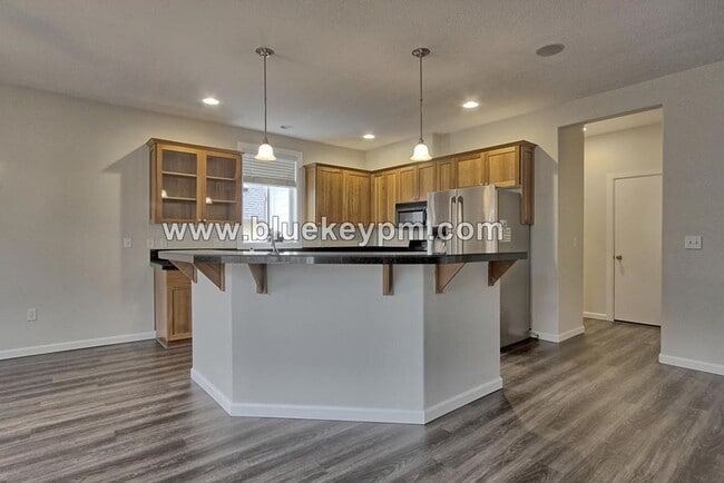 Photo - 907 N 9th Way