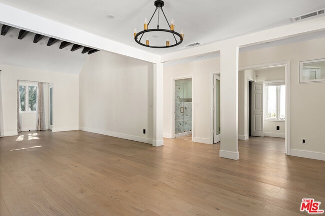 Photo - 8921 Ashcroft Ave