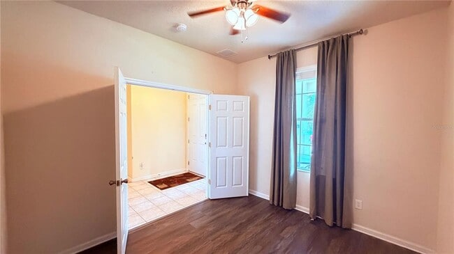 4986 Thames St W