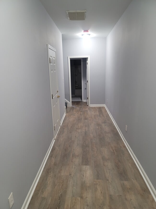 Photo - 650 Ganyard Farm Way