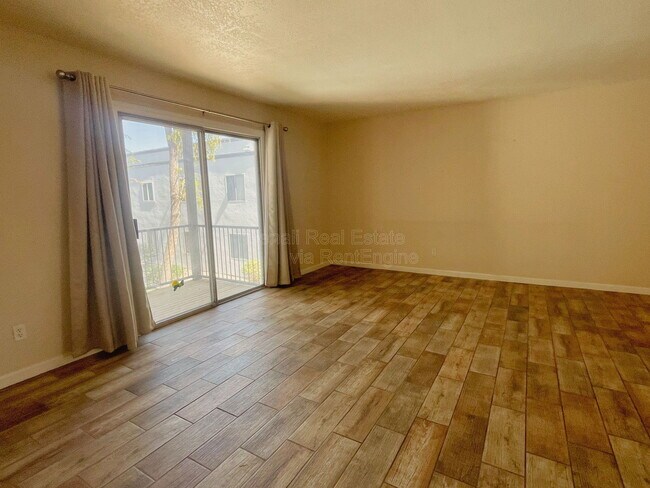 Photo - 740 W Elm St Unit 243