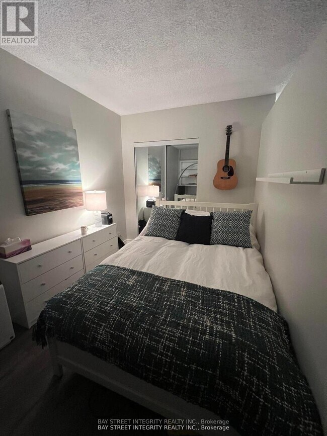 Photo - 33 Harbour Square Unit 3013