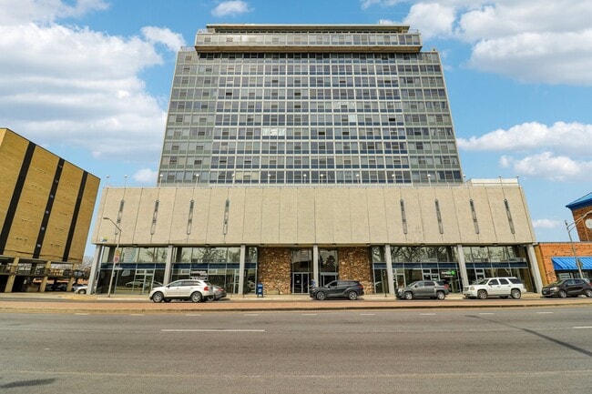 Building Photo - 7234 W North Ave Unit 1408