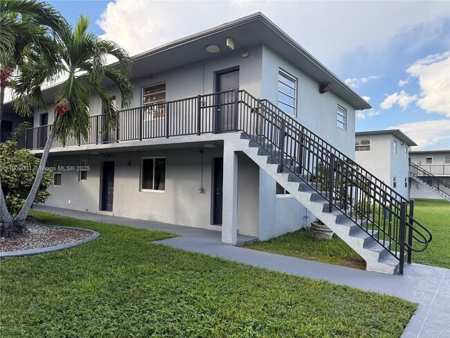 Building Photo - 4300 SW 67th Ave Unit 49